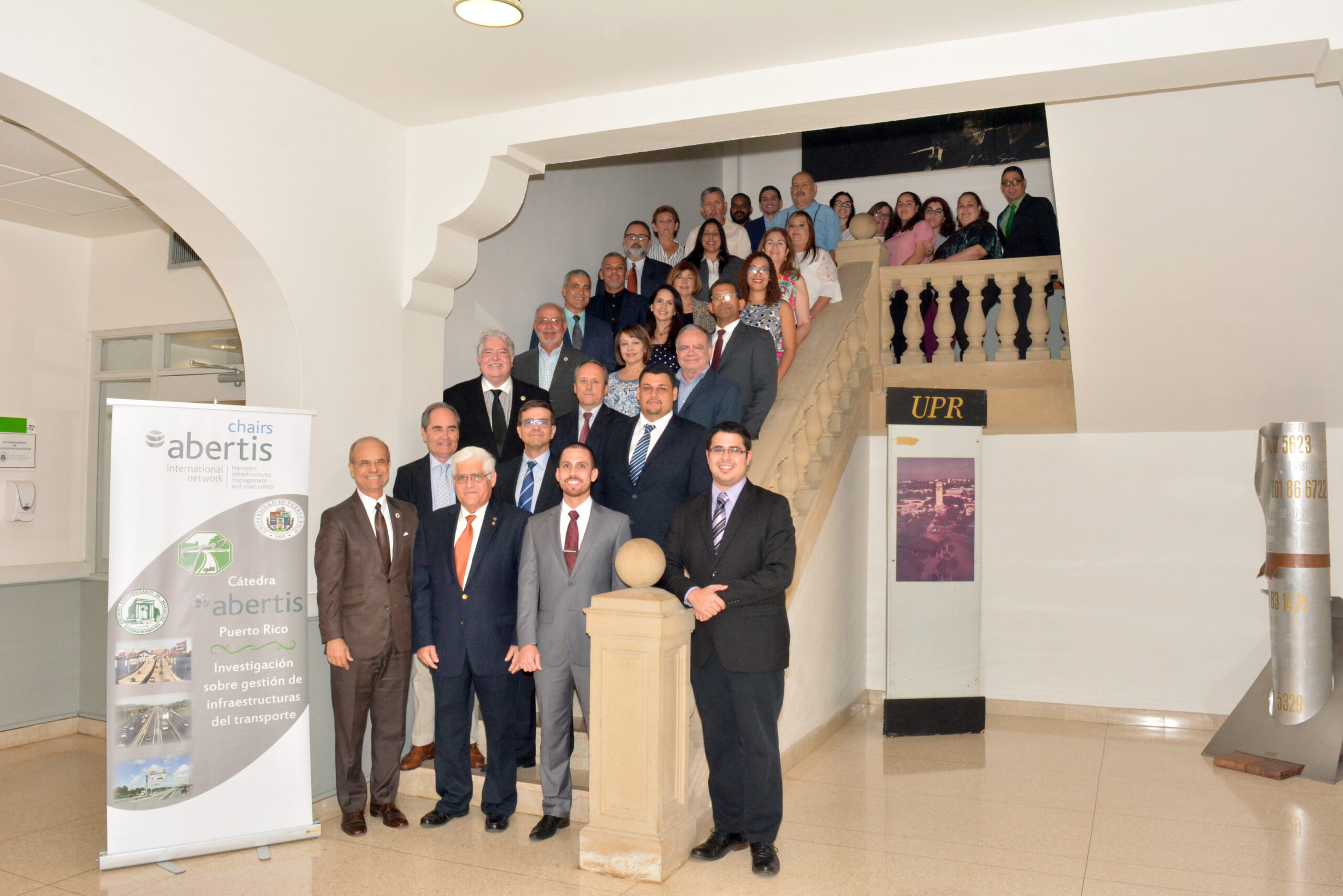 Premian investigaciones innovadoras en transporte y seguridad vial de graduados de UPR Mayagüez