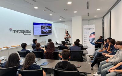 Jóvenes del Summer Transportation Institute del RUM visitan nuestro Centro de Control