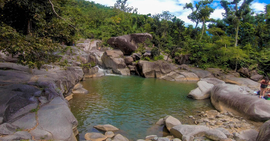 Portada-Charco-El-Hippie-Naguabo-Kilometro-a-Kilometro-con-Metropistas